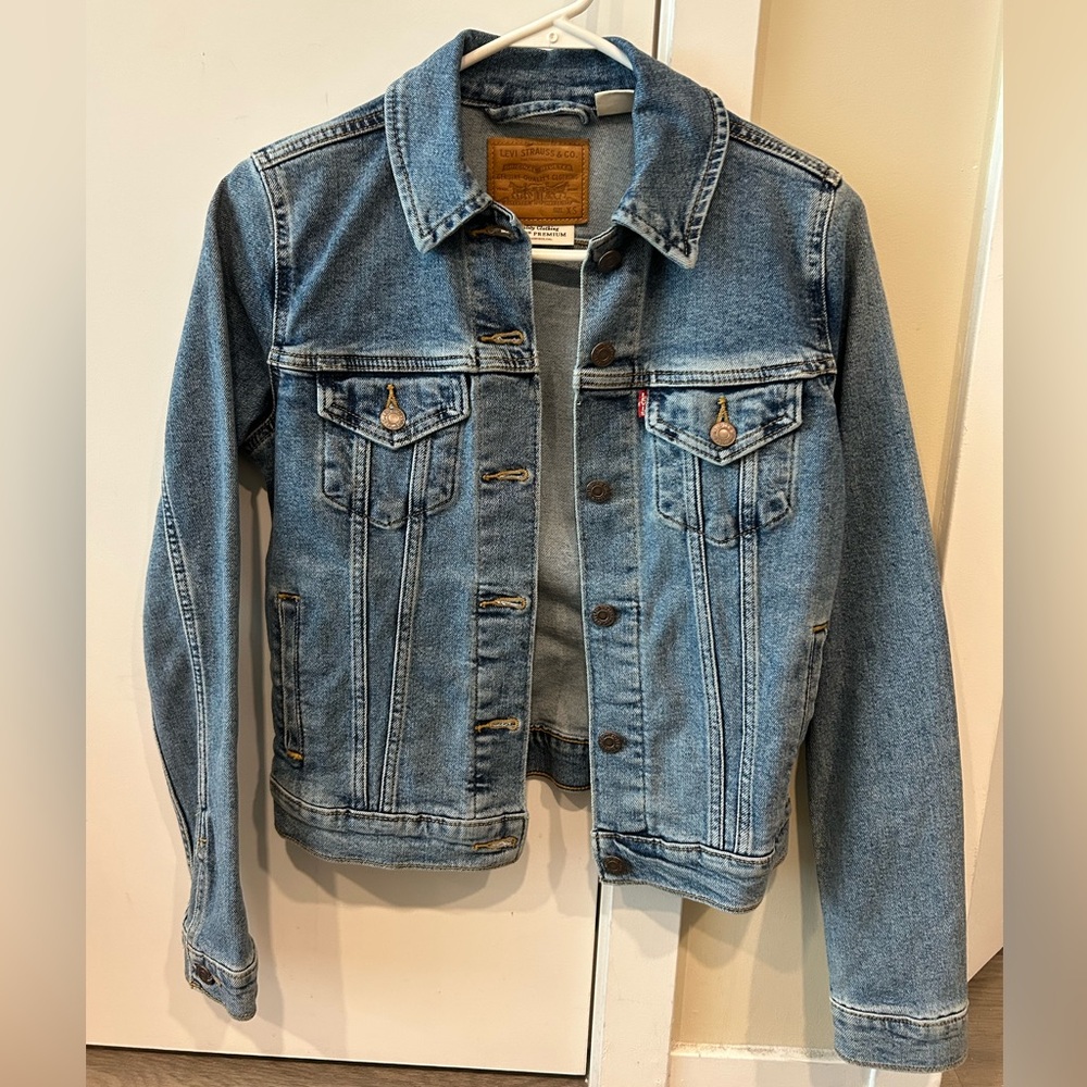Levis classic trucker jacket - size XS - perfect condition